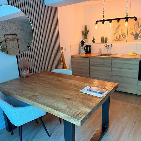 Privatunterkunft Garden Room&economy